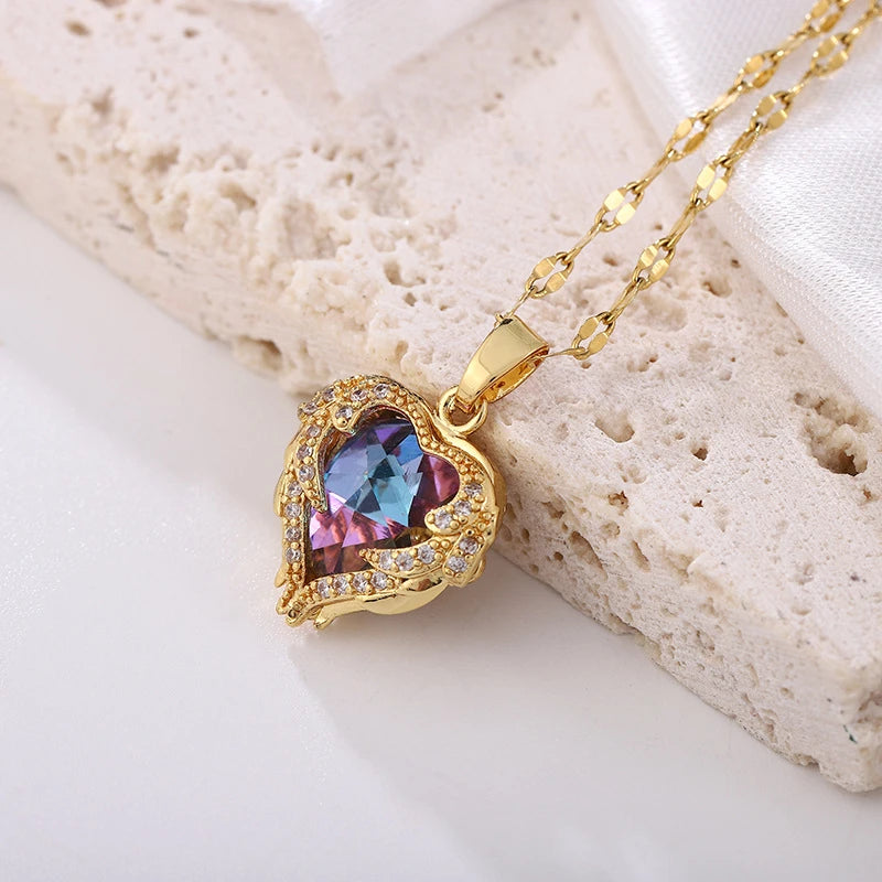 Exquisite Fashion Copper Inlaid Crystal Zircon Ocean Heart Necklace for Women Angel Wings Pendant Chain Designer Jewelry Gift