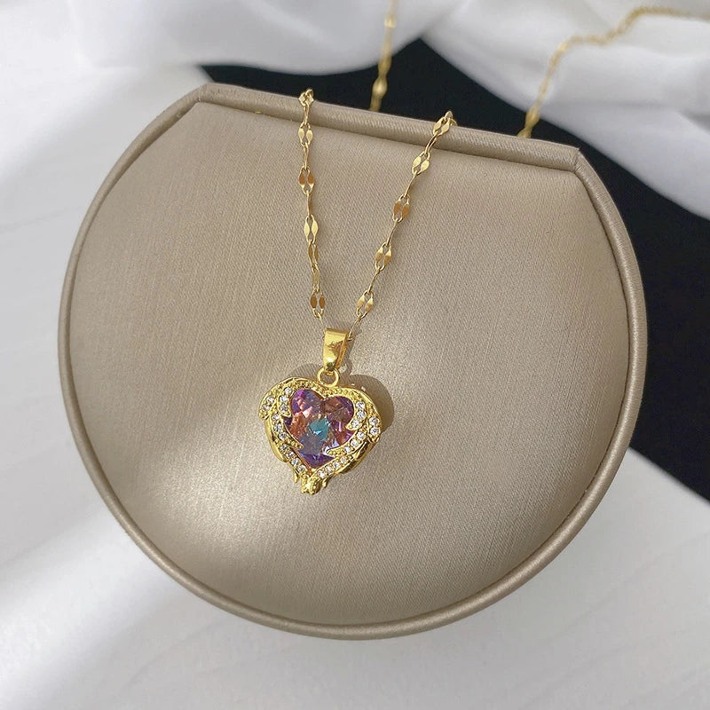 Exquisite Fashion Copper Inlaid Crystal Zircon Ocean Heart Necklace for Women Angel Wings Pendant Chain Designer Jewelry Gift